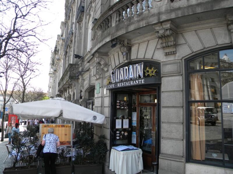 Porto: Private Half-Day as a Local Experience - Crossing the Avenida dos Aliados and Torre dos Clérigos