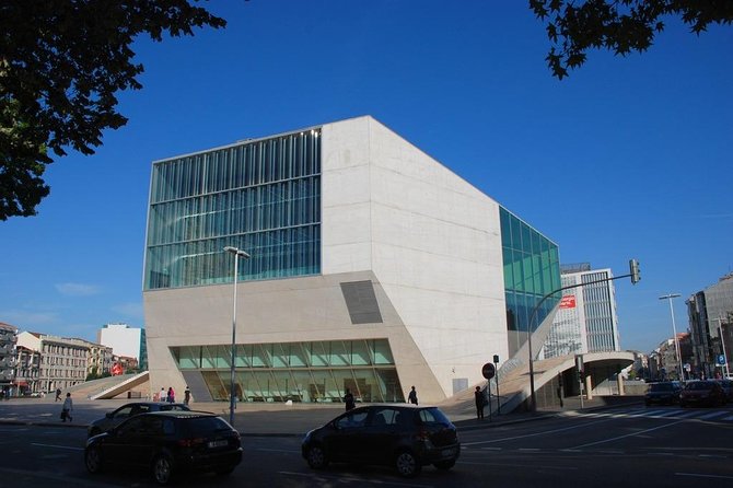 Porto private morning Tour, discover the most iconic attractions - The Porto Cathedral and São Bento Railway Station