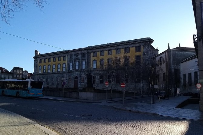 Porto private morning Tour, discover the most iconic attractions - Exploring Porto’s Artistic and Artistic Heritage