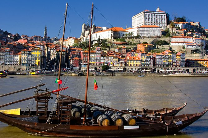 Porto Private Tour from Lisbon with Douro Cruise and Wine Tasting - São Bento Railway Station and Its Tile Walls
