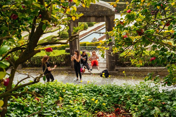 Porto PRIVATE TOUR With Locals: Highlights & Hidden Gems - Additional Stops and Route Customization