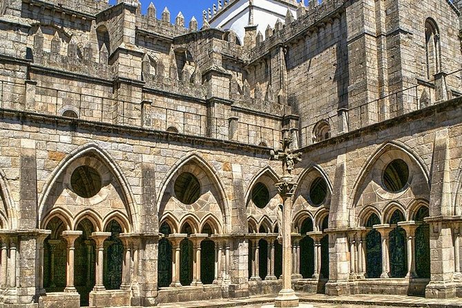 Porto Private Tour with Wine Tasting in Gaia from Lisbon - Logistics, Group Size, and Practical Details