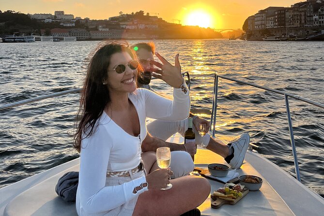 Porto: Private Yacht Cruise with Local Wines and Snacks - Elegant Porto Yacht Tour with Local Wines and Snacks
