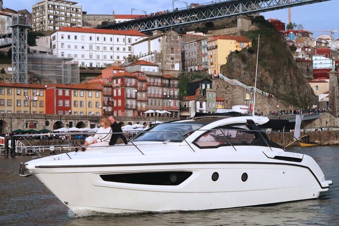 Porto: Private Yacht Cruise with Local Wines and Snacks - The Hosts and Guides: Friendly and Knowledgeable