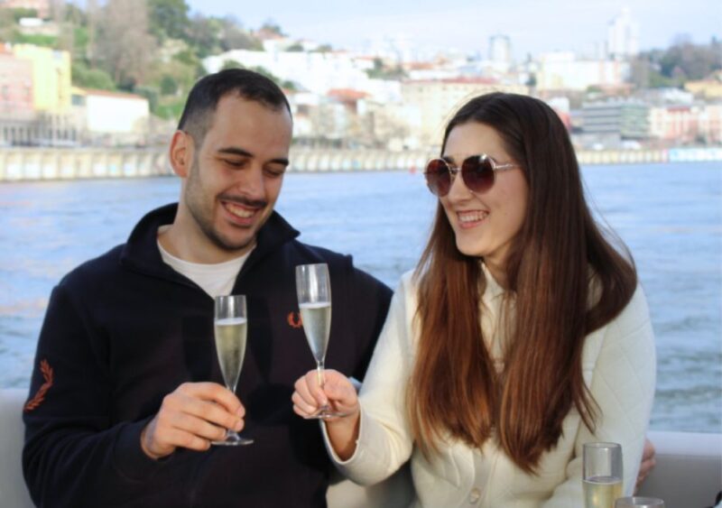 Porto: Private Yacht Cruise with Local Wines & Snacks - The Experience of the Crew and the Overall Atmosphere
