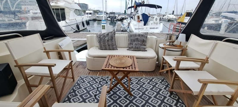 Porto: Private Yacht Tour on Douro River - up to 12 people - Navigating the Main Tourist Attractions along the Douro