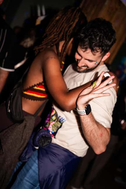 Porto Pub Crawl: 7 Drinks, 4 bars & Skip the line Club Entry - The VIP Club Experience: Skip-the-Line Entry