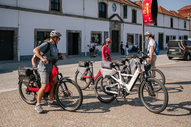 Porto Riverbank E-Bike Tour - Atlantic Coast, Gardens - Exploring Portos Old Neighborhoods at Cais de Gaia