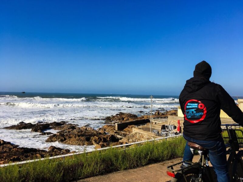 Porto: Riverside Panoramic E-Bike Tour - Visiting Castelo do Queijo