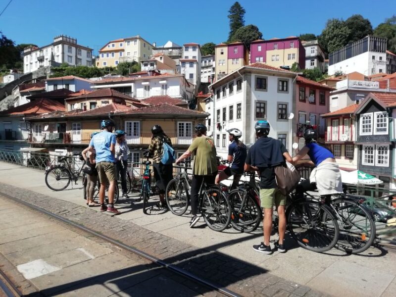 Porto: Riverside Panoramic E-Bike Tour - End of Tour and Optional Lockers