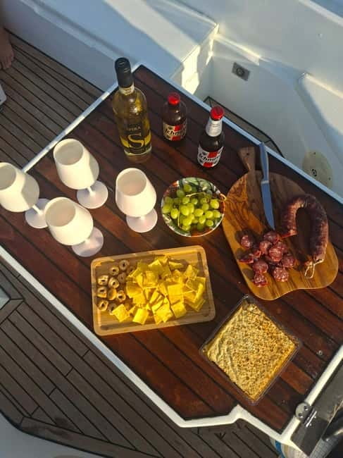 Porto Rotondo: Sunset aperitif on a boat in the Costa Smeralda - Sunset Aperitif on the Porto Rotondo Coast