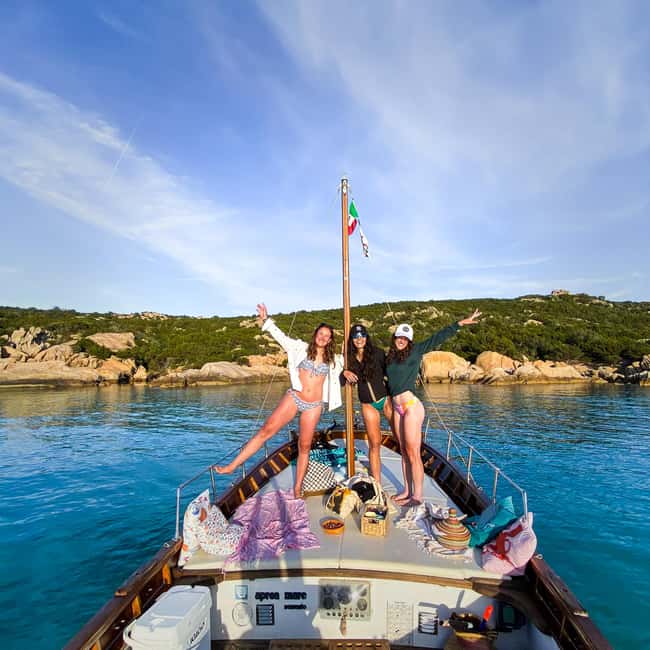 Porto San Paolo: Day Tour to Tavolara and Molara fish-Lunch - Key Points