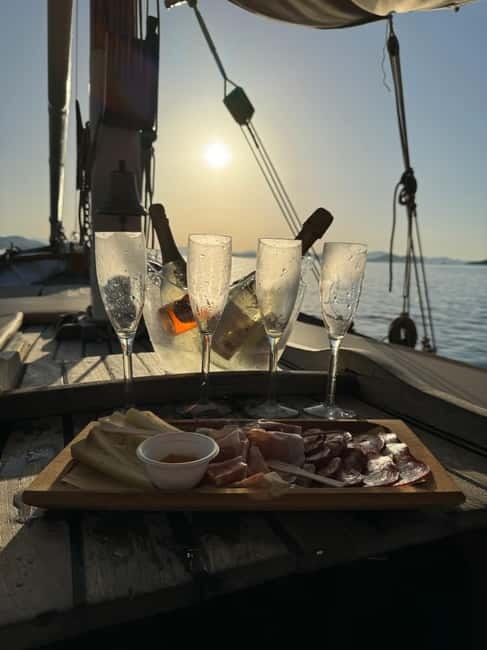 Porto San Paolo: Vintage Cruise Sunset Aperitif to Tavolara - The Vintage Boat and Its Charm