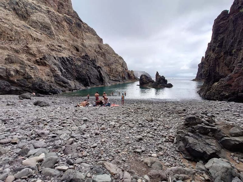 Porto Santo: Island Highlights 4x4 Tour with Hotel Transfers - Discovering Unique Landmarks: The Organ Pipes and Ana Ferreira Peak