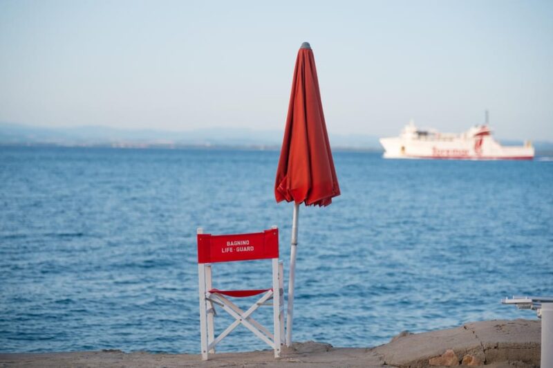 Porto Santo Stefano: La Caletta beach club - Cocktails under the umbrella - Porto Santo Stefano: La Caletta Beach Club - Cocktails Under the Umbrella