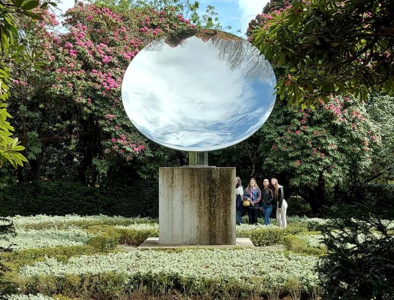 Porto: Serralves Gardens Art and Architecture Walking Tour - Exploring the Outdoor Sculpture Collection