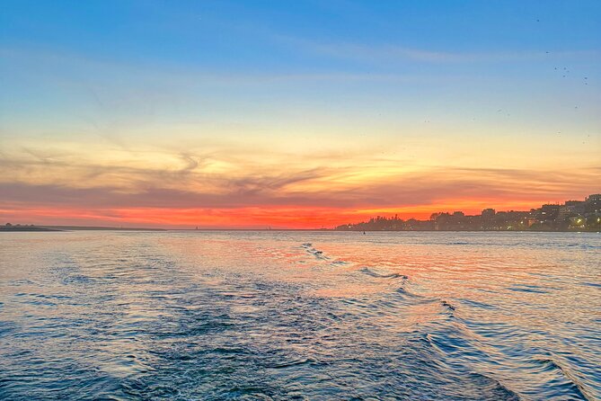 Porto SHARED Boat Tour: Bridges, River Mouth & SUNSET - The Onboard Experience and Guide Expertise