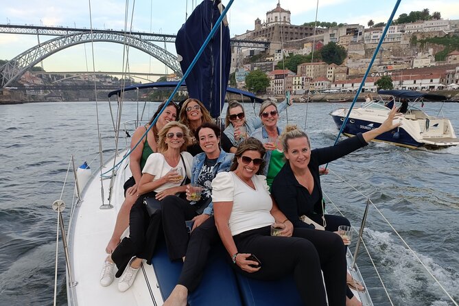 Porto: Single Party on a charming sailboat with welcome drink - Starting Point: Marina da Afurada in Vila Nova de Gaia
