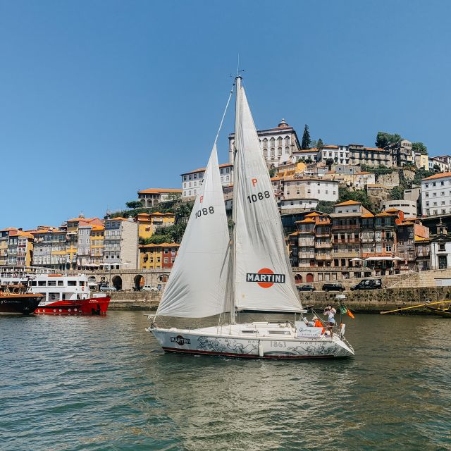 Porto: Sunset Cruise with Welcome Drink in a Sailboat - Guides and Personalities