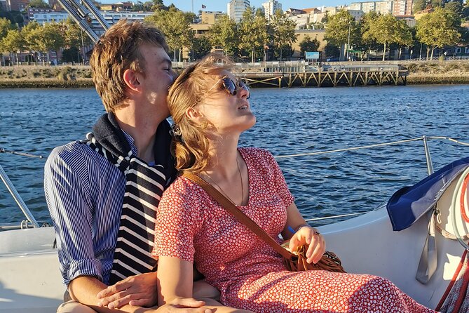 Porto: Sunset or Daytime, Charming Sailboat Cruise on the Douro River - The Crew: Friendly and Knowledgeable Guides