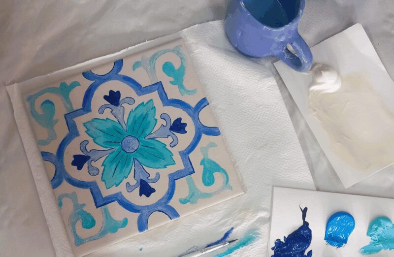 Porto: Tile Painting and Cocktails in Downtown Porto - Key Points