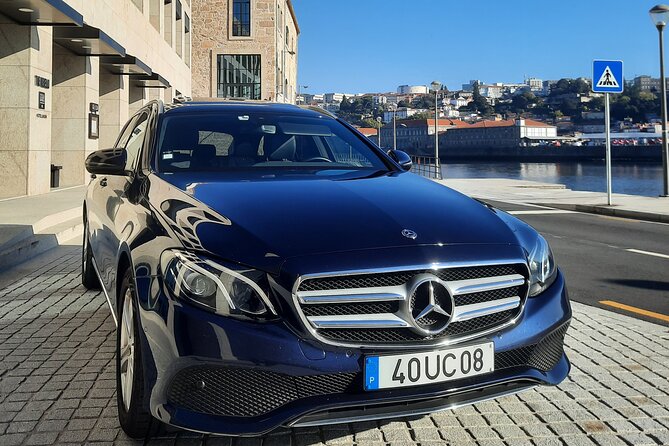 Porto to/from Douro Valley (1-8 pax) Private Transfer in Mercedes - Seamless and Personalized Transfer from Porto to the Douro Valley