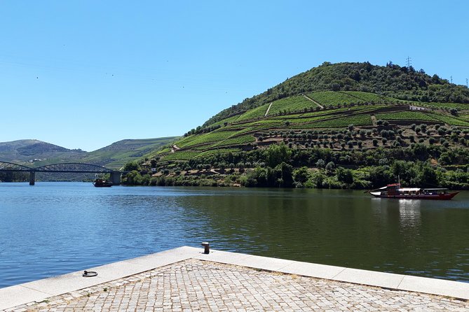 Porto to/from Douro Valley (1-8 pax) Private Transfer in Mercedes - Comparing with Other Douro Valley Tours