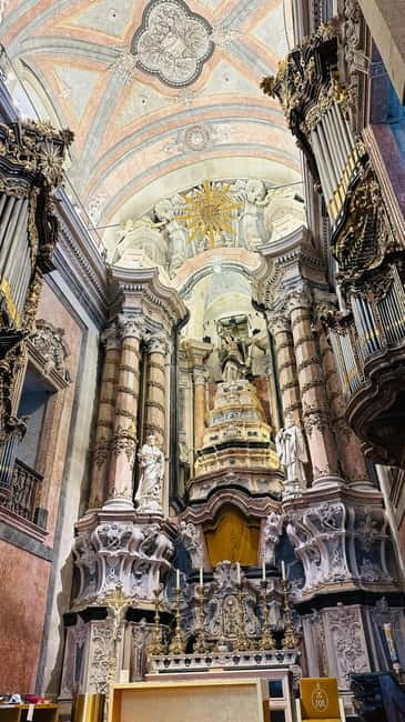 Porto to Gaia Experience: City Walk and Wine Cellars - Cross the Douro River to Gaia’s Riverside Streets