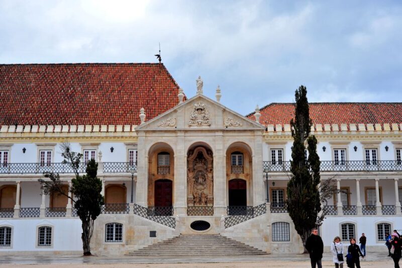 Porto to Lisbon Transfer with Tour Enroute - Explore Portugal’s Key Cities with the Porto to Lisbon Transfer and Tour Enroute