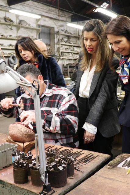 Porto: Tour to the world of silver in a century-old workshop - Meet the Family and Learn Their Secrets