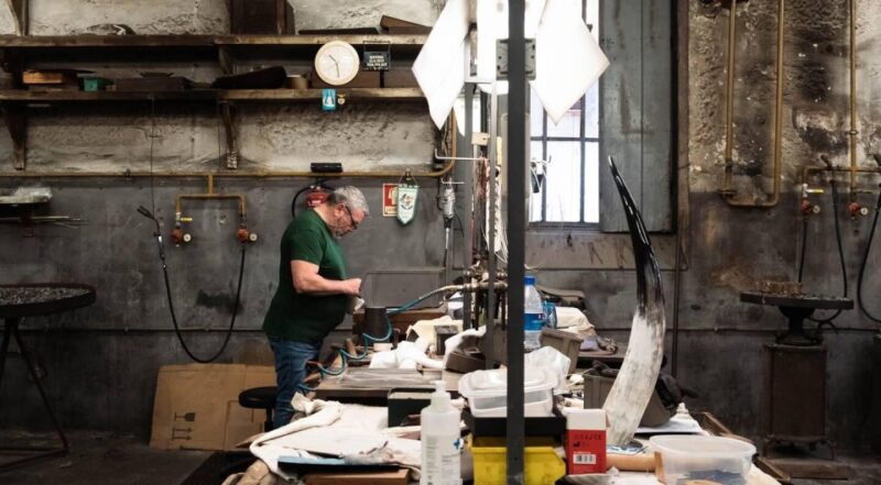 Porto: Tour to the world of silver in a century-old workshop - Practical Details: Meeting, Duration, and Accessibility