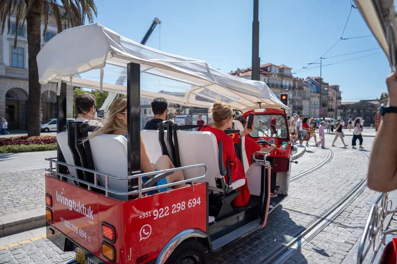 Porto Tuk-Tuk City Tour - The Guide’s Role and Language Options