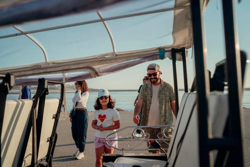 Porto Tuk Tuk Tour: Clérigos, Scenic & Viewpoints - 1H to 4H - Guide Service and Guest Experience