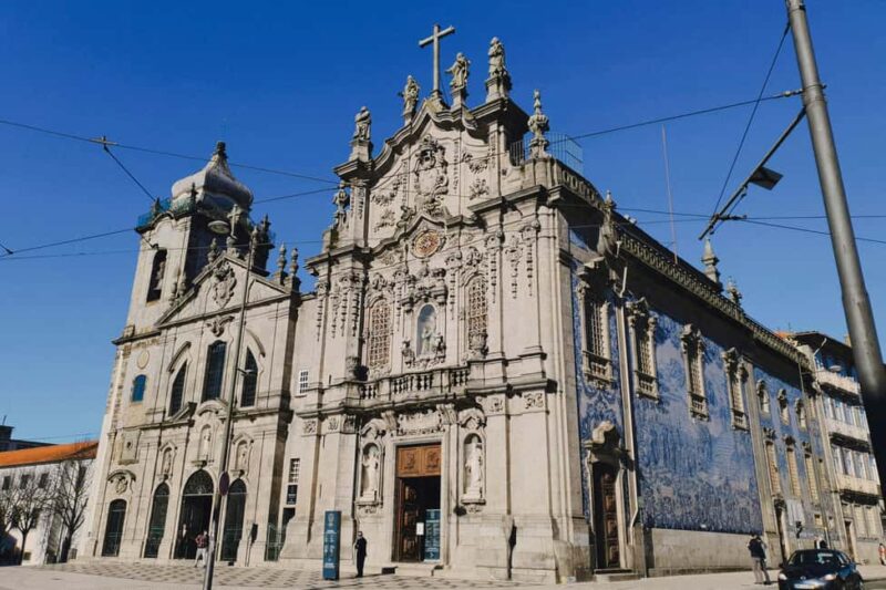 Porto: Visit the historic center (with Lello bookstore. Certified guide) - Visiting Praça General Humberto Delgado and the Mercado do Bolhão