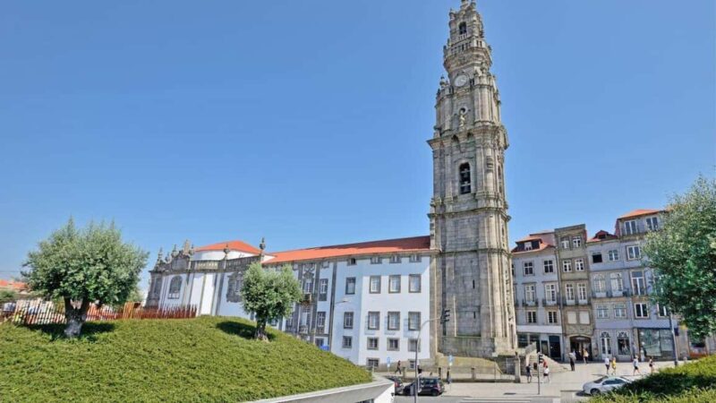 Porto: Walking tour of Porto + Douro River Cruise (Tour only option) - Wandering Through the UNESCO-listed Historic Center