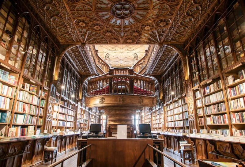 Porto Walking Tour - Livraria Lello & Irmao: A Magical Bookshop