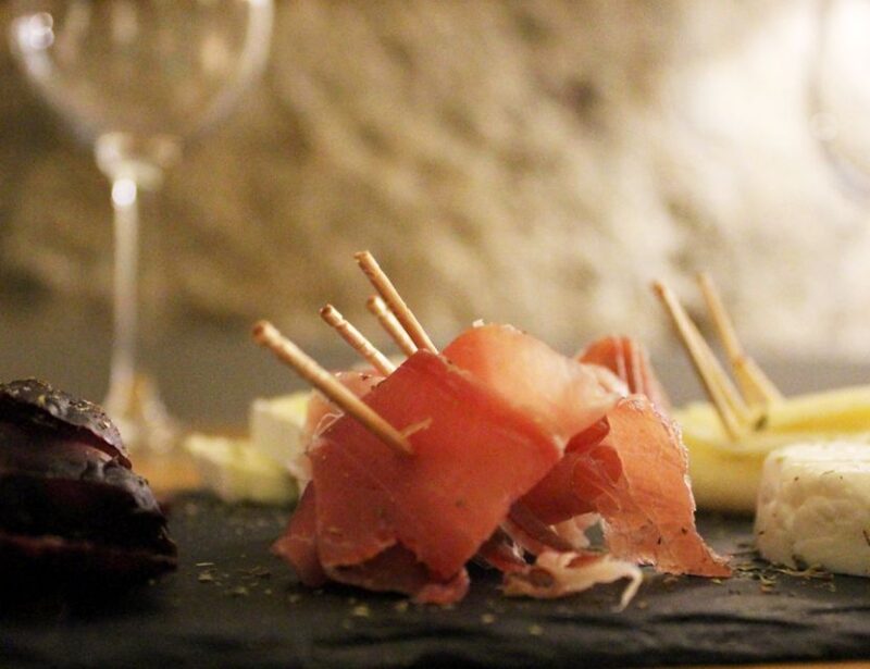 Porto: Wine Tasting with Tapas Walking Tour - Strolling Through Porto’s Old Neighborhood