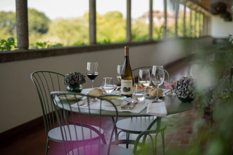 Porto: Wine Tastings (Green Wine) & Tradicional Lunch - Logistics and Comfort: From Pickup to Return