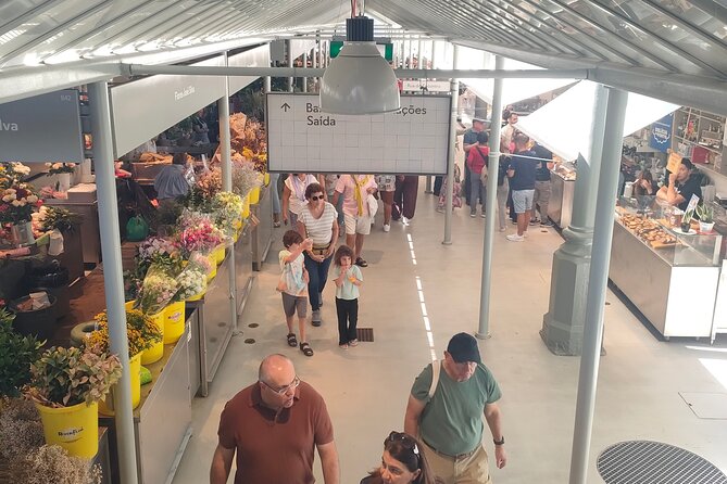 Porto with a Local Private City Tour and Lunch - Key Points