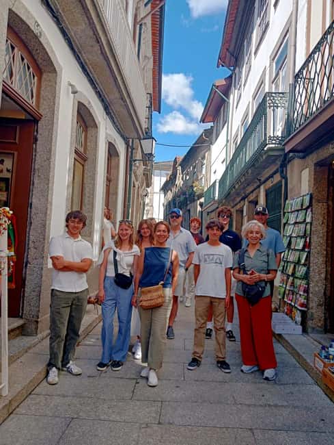 Porto:Braga & Guimarães Small-Group Full Day Tour with lunch - Key Points