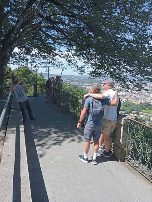 Porto:Braga & Guimarães Small-Group Full Day Tour with lunch - Expert Guides and Personal Touches