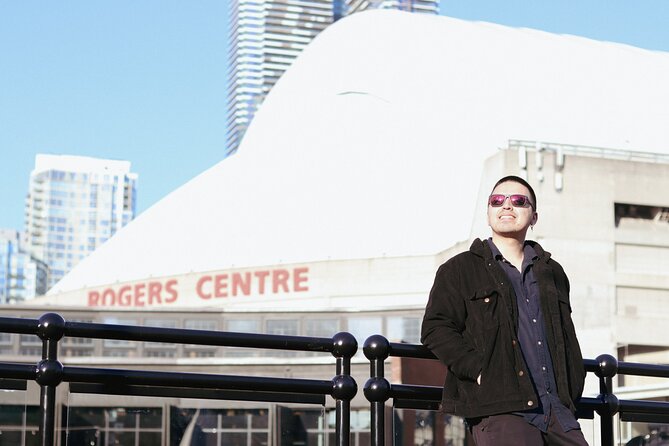 Portraits and Toronto - A photoshoot experience - The Guide’s Personal Touch and Expertise