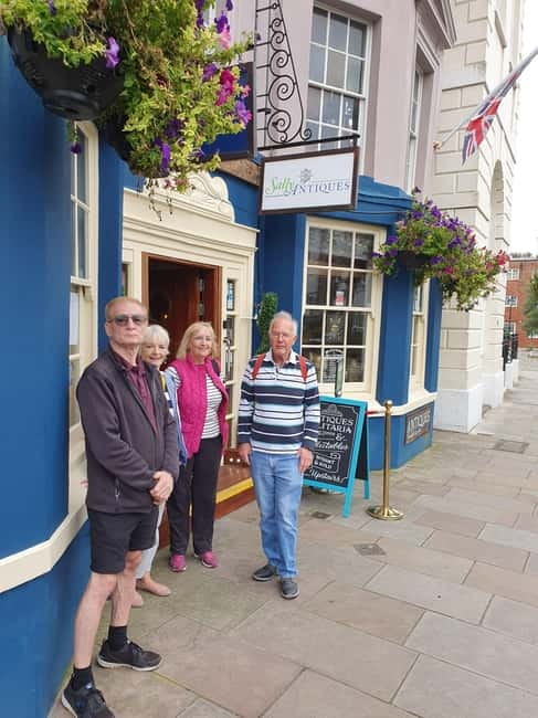 Portsmouth: Old Portsmouth Guided Walk - Enjoying Refreshments and Local Beers at the Sally Port Inn