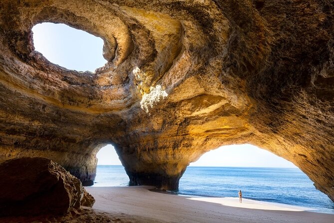 Portugal Faro Airport (FAO) Private Transfer to Faro City/Hotels - Vehicle Features and Comfort