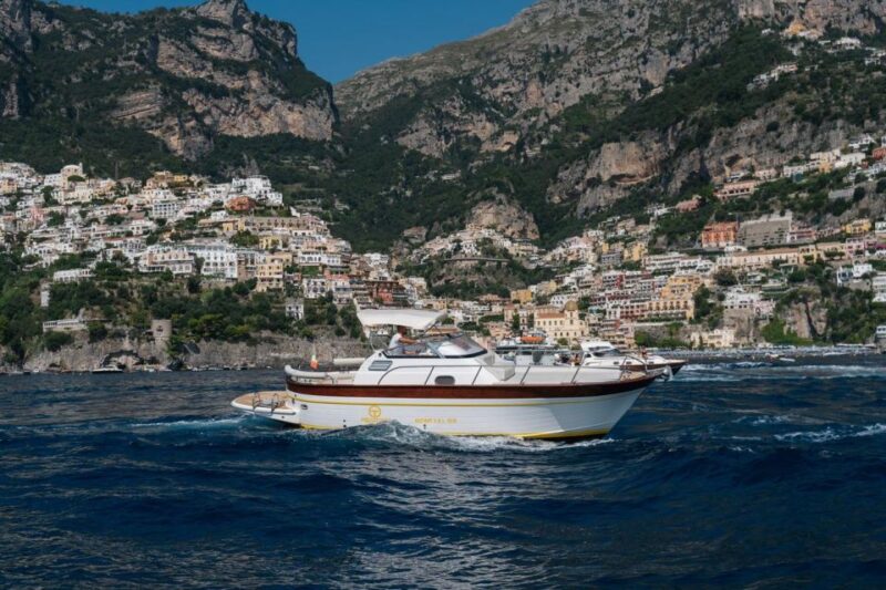 Positano: Boat Tour of Capri with Drinks and Snacks - Flexibility in Planning and Choosing Stops