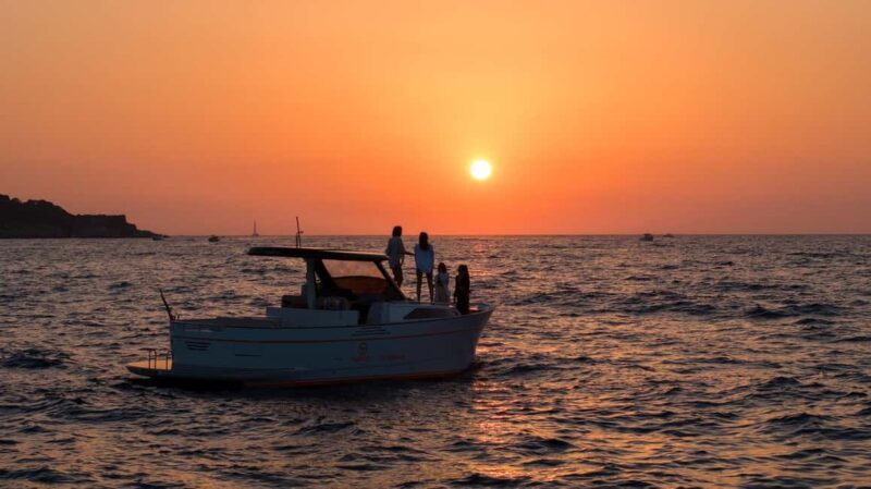 Positano: Sunset Cruise Day Trip with Drinks and Snacks - Sunset Views and Photo Opportunities