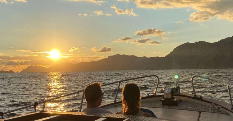 Positano: Sunset Group Boat Tour Amalfi Coast with Prosecco - Discover the Charm of Positanos Sunset Boat Tour with Prosecco