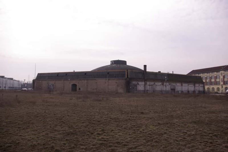 Potsdam-Babelsberg: 5-Hour-Tour "Film-History" by VW-Bus - Explore Berlin and Potsdam’s Film Heritage in Just 5 Hours