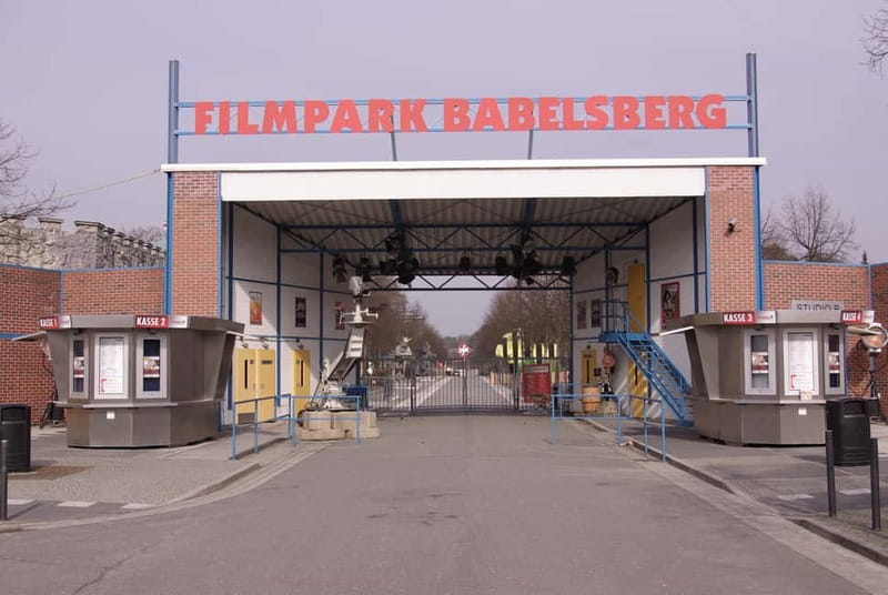 Potsdam-Babelsberg: 5-Hour-Tour "Film-History" by VW-Bus - From Berlin’s Movie Set to Potsdam’s Star Villas