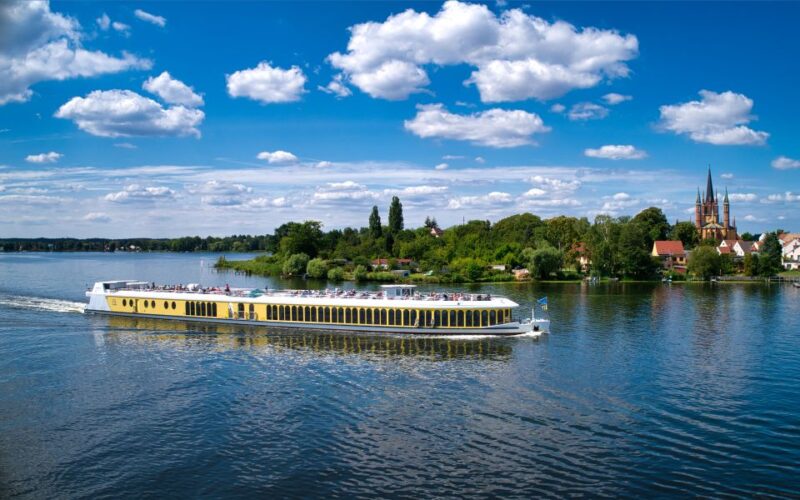 Potsdam by Boat: Island Cruise - Explore Potsdam from the Water on a 4-Hour Boat Tour